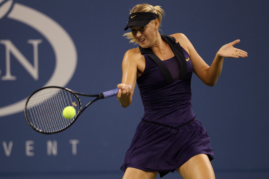 开云体育-莎拉波娃重返赛场，比赛局势复杂首场状态出色，中国队观众沸腾！