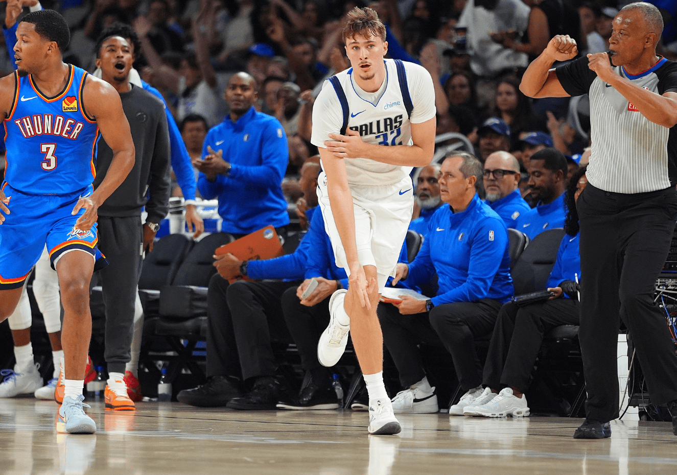 开云-关于浓眉哥在热火比赛中挺进下一轮，出色防守引发热议！的信息